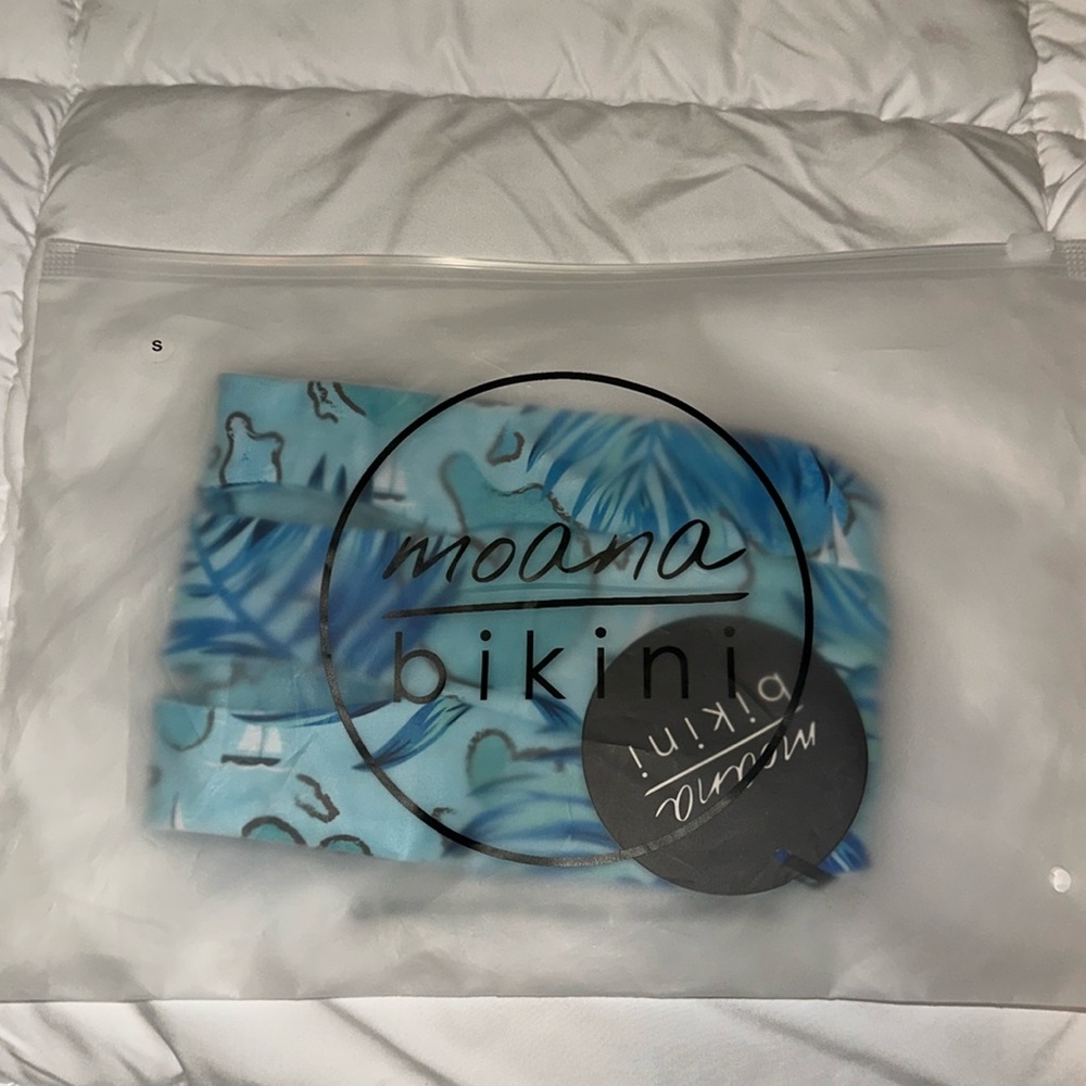 Moana tube top